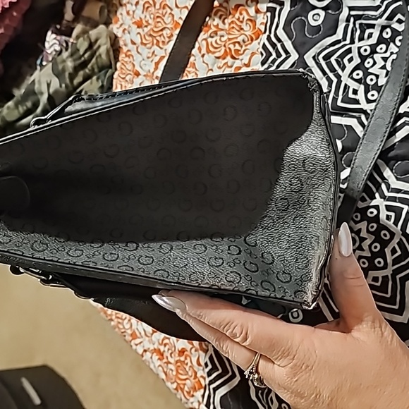 GUESS handbag - Picture 6 of 7